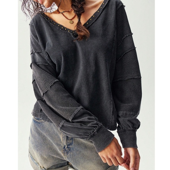 Solid V neck Studded Reverse Stitch Oversized Sweatshirt Top - Picture 3 of 5